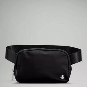 Lululemon Everywhere Belt Bag